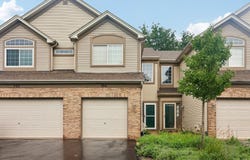 984 Parkhill Circle, Aurora, IL 60502