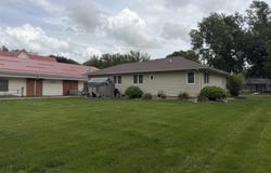 331 S 4th St, Akron, IA 51001