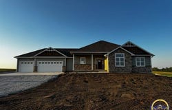 2664 NW 86th St, Topeka, KS 66618