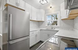 1084 24th St NE, Salem, OR 97301