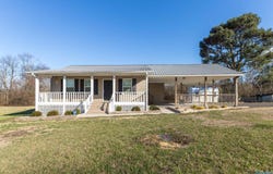 515 Horseshoe Bend Road, Scottsboro, AL 35769