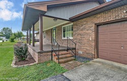 105 E Minnie Ave, Monterey, TN 38574