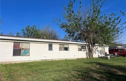 523 Lenora Drive, Taylor, TX 76574
