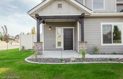 8517 N Avalanche Ln, Hayden, ID 83835