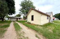 213 E 14th Ave, Benkelman, NE 69021
