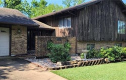 21 W Edwards Street, Iola, KS 66749