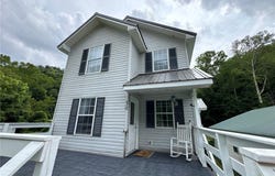 30 Left Fork Road, Charleston, WV 25315