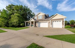 317 Oak Marsh Drive, Mankato, MN 56001