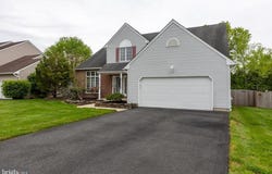 215 E FLAGSTONE DRIVE, NEWARK, DE 19702