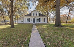 804 E 10th Street, Ottawa, KS 66067