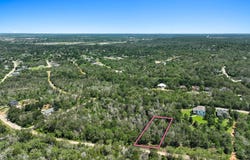 242 Bali Hai Ln, Bastrop, TX 78602