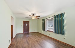 410 E Glenview Place, Neosho, MO 64850