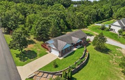 802 Hickory Lake Drive, West Plains, MO 65775