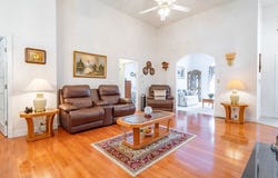 38 Holly Ln, Dracut, MA 01826