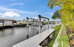 6528 SIMONE SHORES Circle, APOLLO BEACH, FL 33572