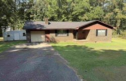 47 RANDALL DRIVE, CENTREVILLE, AL 35042