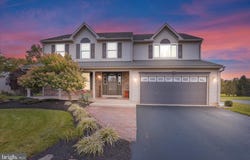 541 W REESER Street, LEESPORT, PA 19533