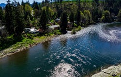 91082 LEASHORE Dr, Vida, OR 97488