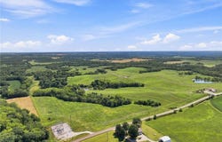 1 State Route D, Savannah, MO 64485