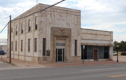 202 N Central Avenue, Knox City, TX 79529