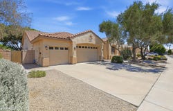 8056 W LOUISE Drive, Peoria, AZ 85383