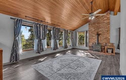 2565 W Thornton Lake Dr NW, Albany, OR 97321