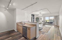 432 S Washington Avenue, Royal Oak, MI 48067