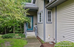 2126 S Cross Creek Drive SE, Grand Rapids, MI 49508