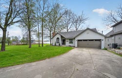 66175 South Drive, Cassopolis, MI 49031