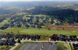 2001 Blackthorne Dr, Jeannette, PA 15644