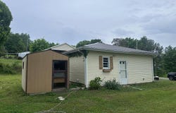 509 King St, Burkesville, KY 42717