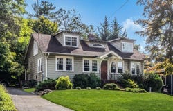 32 Ferndale Rd, North Caldwell Boro, NJ 07006-3901