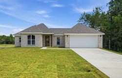 109 Friend Rd, Hattiesburg, MS 39402