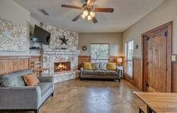23525 us highway 83, ConCan, TX 78838