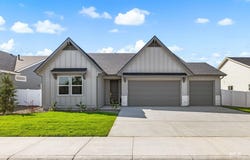433 Hidden Mill Ct, Middleton, ID 83644