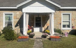 607 N Spring St, Livingston, TN 38570