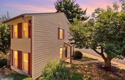 2825 CHABLIS CIR, WOODBRIDGE, VA 22192