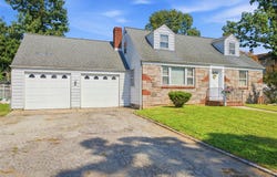 573 Grove Place, Oceanside, NY 11572