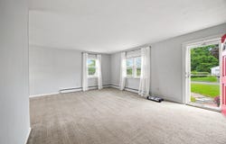 12 Park Ave, Holyoke, MA 01040