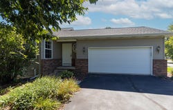 318 Barrington Circle, Lansing, MI 48917