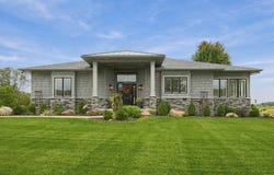 2835 E Prestwick Road, Winona Lake, IN 46590-6243