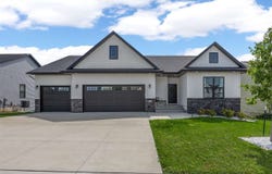 1404 Green Oak Pass, Tiffin, IA 52340