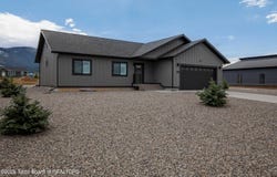 540 LITTLE GREYS Loop, Etna, WY 83118