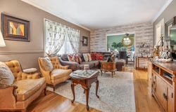 907 Royal Drive, McHenry, IL 60050