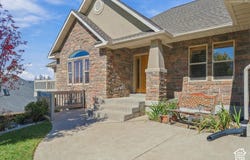 1553 OAKVIEW Dr, Logan, UT 84321