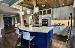 8818 W 33 RD Ave, Hialeah, FL 33018