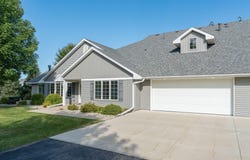 749 Grayhawk Circle, Mankato, MN 56001