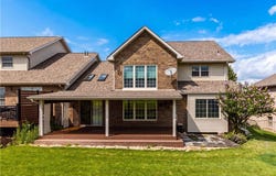 1027 Blackthorne Dr, Penn Twp, PA 15644