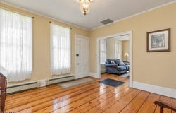 40 Franklin St, Franklin Twp., NJ 08873-7127