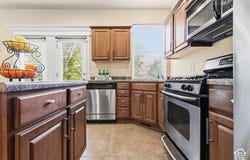 872 N FARMINGTON Xing, Farmington, UT 84025